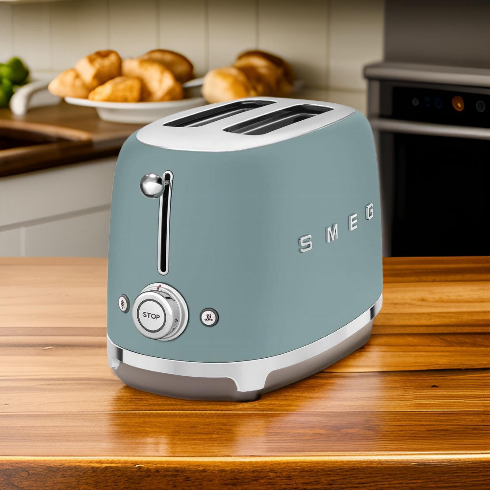 20240315053612_0.jpg Smeg Tostapane 2 fette TSF01EGMEU - immagine 1