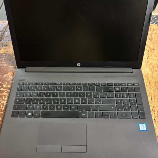 HP NOTEBOOK 250 G7 6BP86EA i5-8265U, 8GB, 240 SSD M.2, SCHERMO 15.6 - Win11 PRO  rif 808
